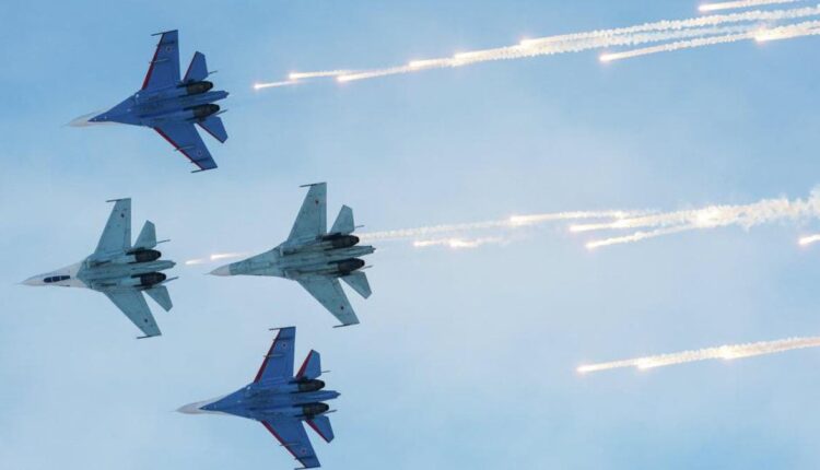 Rusya uçakları DAİŞ’i bombalıyor