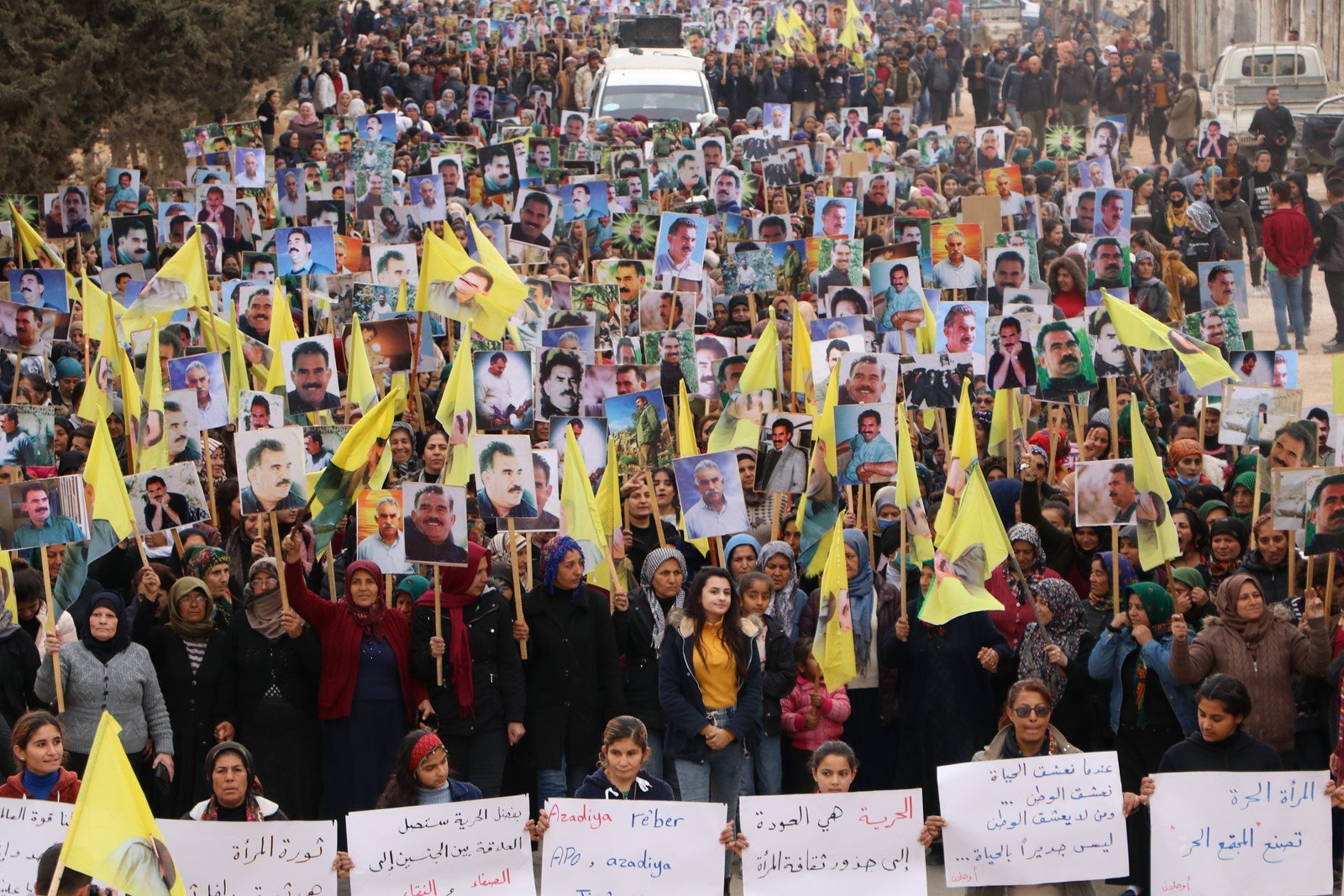 Binlerce kişi Önder Öcalan’a özgürlük istedi