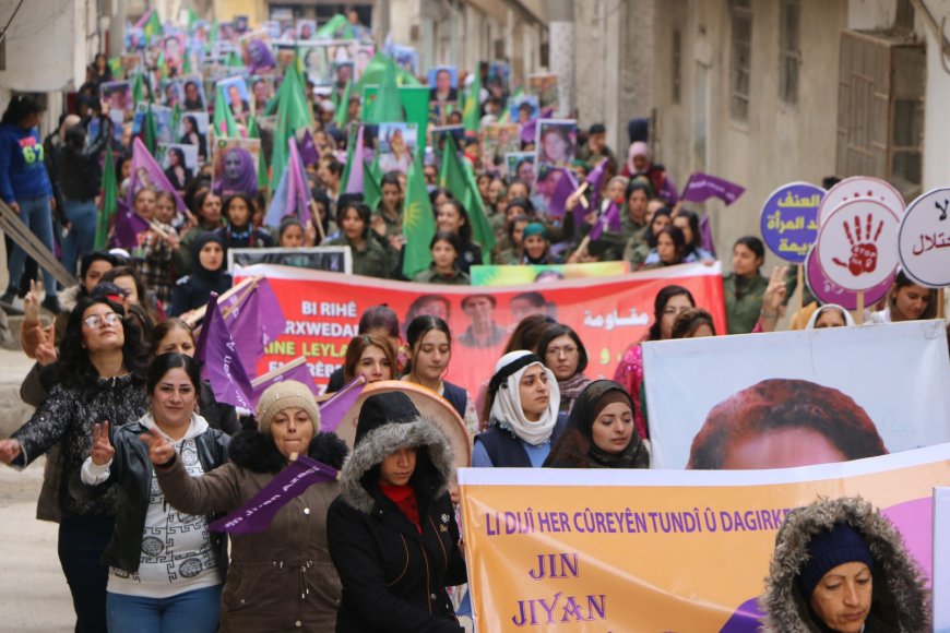 25 Kasım yürüyüşlerine katılan kadınlardan mesajlar