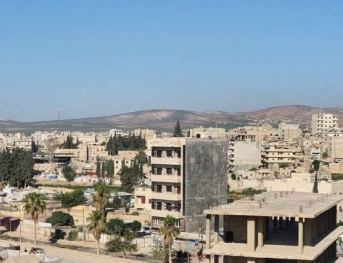 Efrîn’de çeteler ve yerleştirilen kişiler arasında şiddetli çatışma