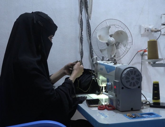 Küçük tekstil atölyeleri birçok kadın için gelir kaynağıdır