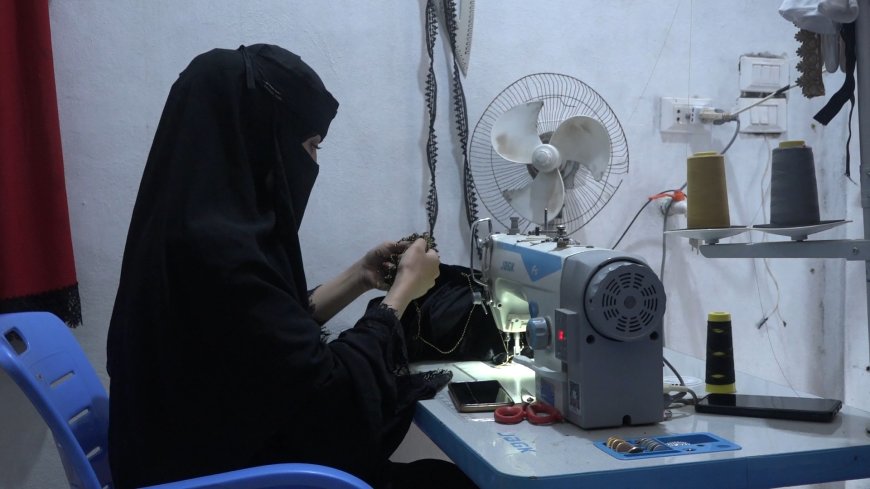 Küçük tekstil atölyeleri birçok kadın için gelir kaynağıdır